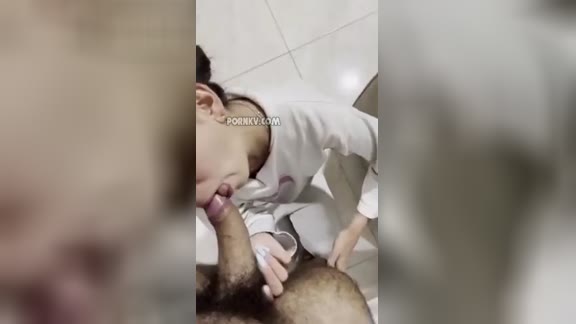 Deepthroat blowjob and amateur fuck with Italian MILF