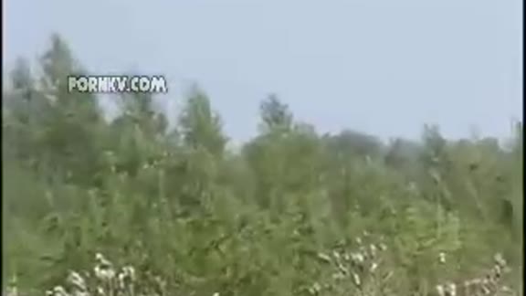 Mature slut fuck younger guy in the open field