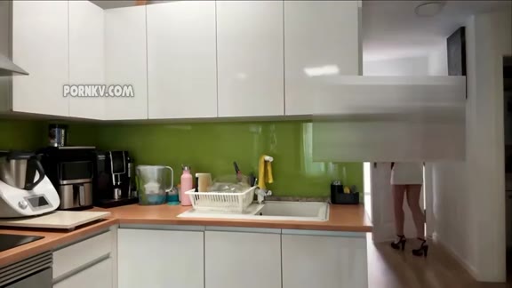 Italian MILF fucks with the plumber